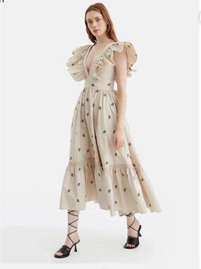 Lug Von Siga x Nocturne
Embroidered Ruffle Midi Dress